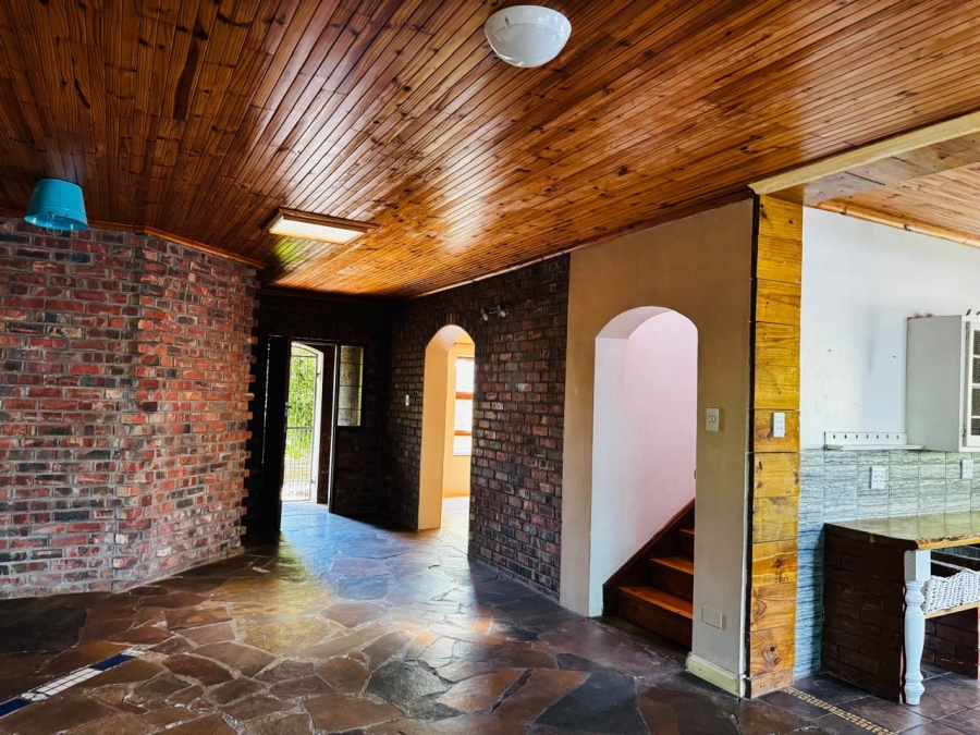 4 Bedroom Property for Sale in C Place Eastern Cape